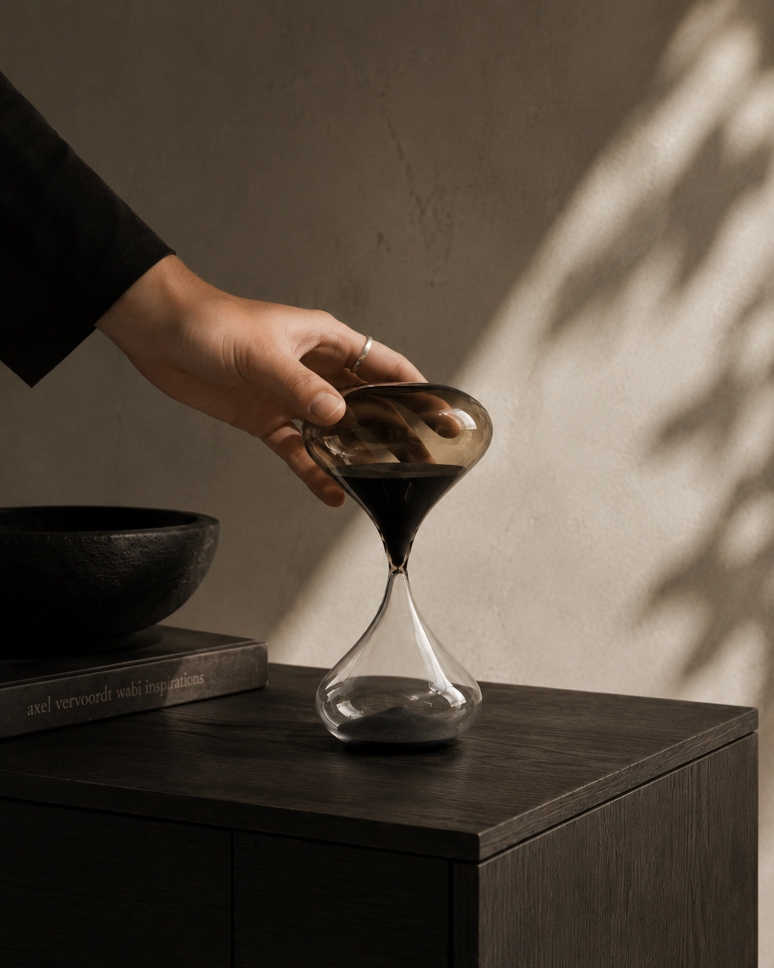 O—01  Hourglass